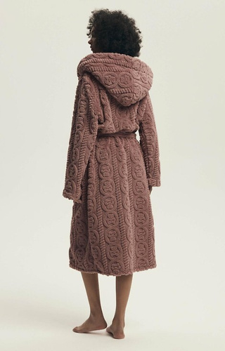 43592 Дарлена Хендерсън прашно розово – дамски дълъг, мек, шарен халат с качулка