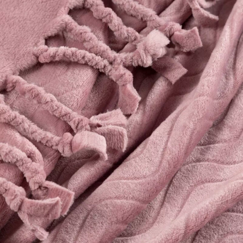 Ема Кувертюра с ресни европердета пудра