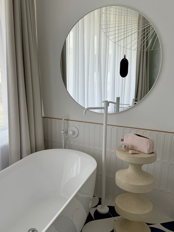 Козметичка Small SENSIS – Розова, С Логотип и Прегради, С Цип