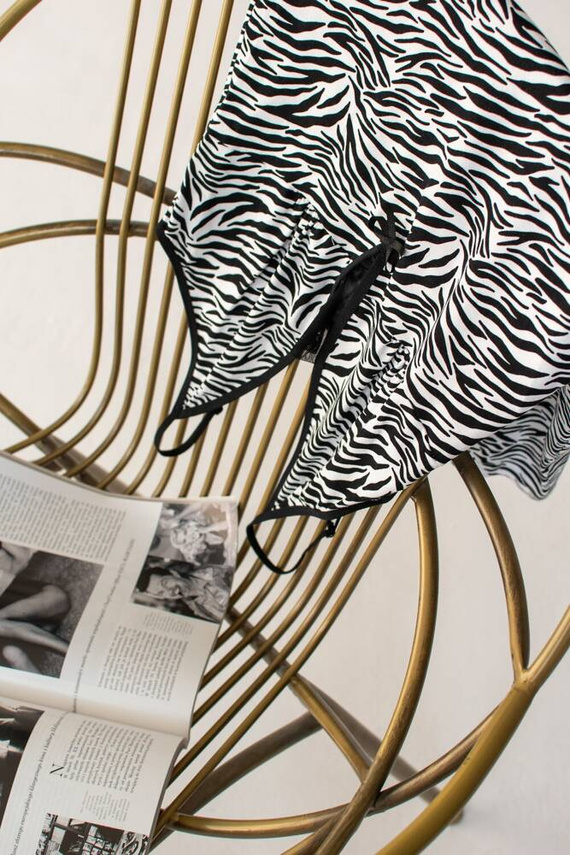 746 Savannah De Lafense нощница - бяло-черна