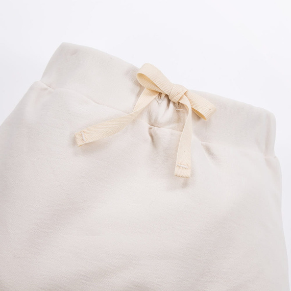 Къси памучни панталонки Elephant Eevi - екрю