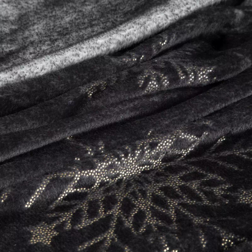 Коледно одеяло Eurofirany със снежинки в черно-златна гама – меко микрофибърно одеяло, 240 г/м²