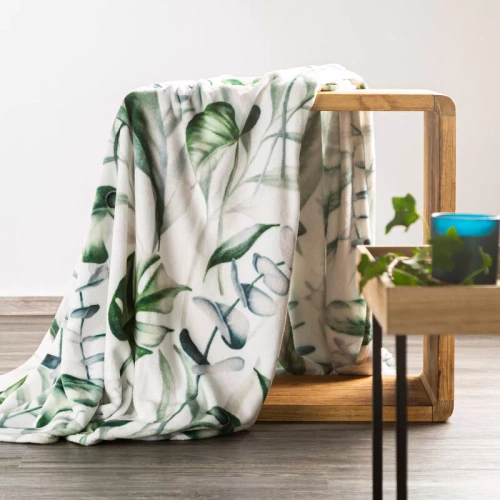 Кувертюра Ellen Blanket оставя еврозавеси бели