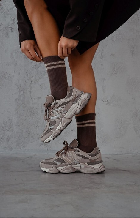 0200-184 Дамски чорапи Милена с две райета, кафяви – памучни, на райета