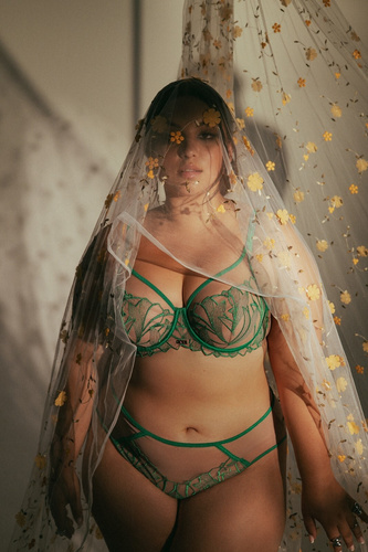 2161 AVA мек зелен сутиен – дантелен, мек, с банели