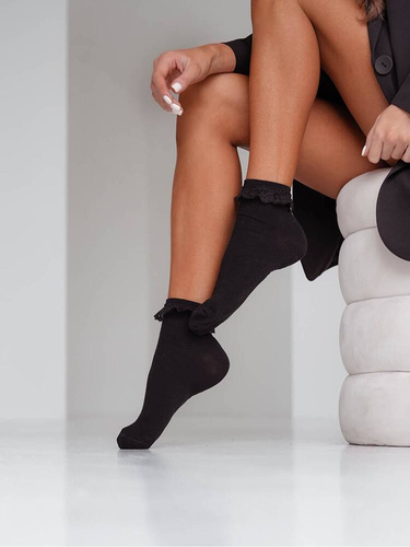 0897 Милена Дамски чорапи с дантела - черни
