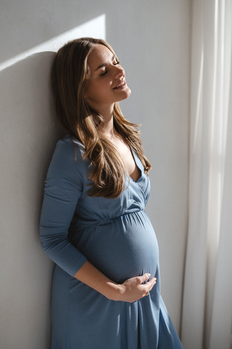 Бамбукова нощница за бременни и кърмене Star Light – удобство, елегантност, подходяща за родилния дом