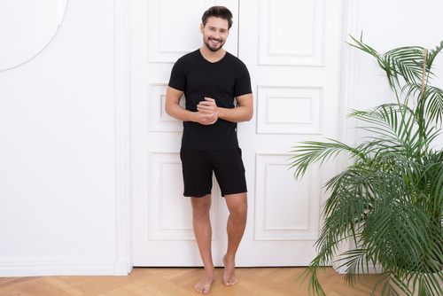 Ikar Мъжка тениска с деколте италианска мода - черна 