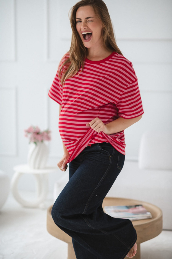 Тениска за бременност и кърмене Mamahood Milk&Love, червено и розово райе – удобна и стилна