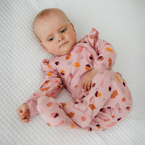 Бебешко боди Fluffy Tails Eevi – Розово, дълги ръкави, волани