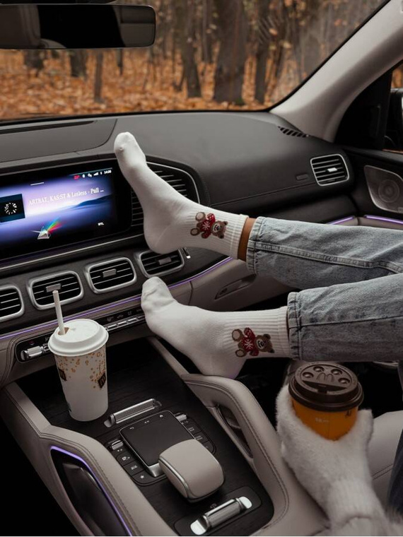 0200-132 Плюшено мече в пуловер Коледни дамски чорапи Милена - екрю