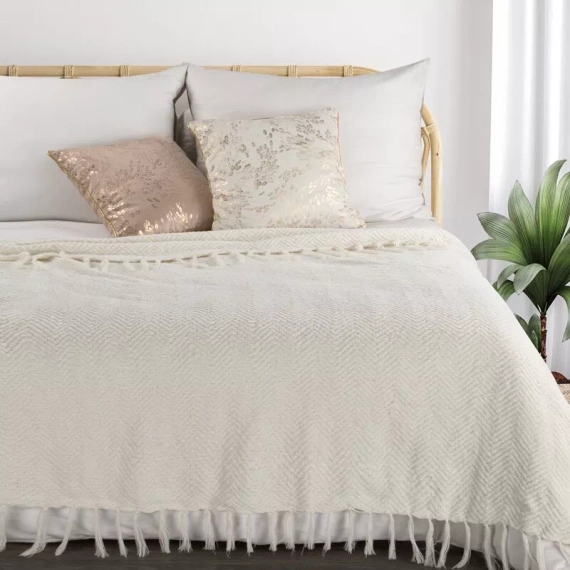 Milo Кувертюра с ресни Европердета бяла