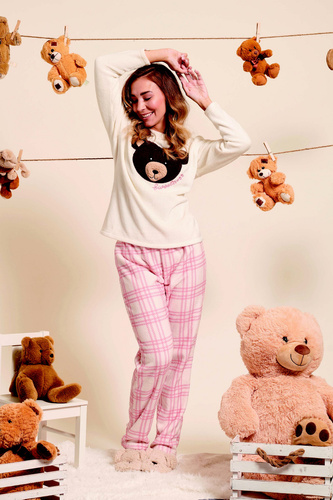 Дамска пижама Madlen Sorbetto екрю - полар, с бродерия на мече и панталон на каре