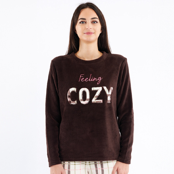 Кафява пижама Liliana Sorbetto – топъл полар с кариран мотив и бродерия