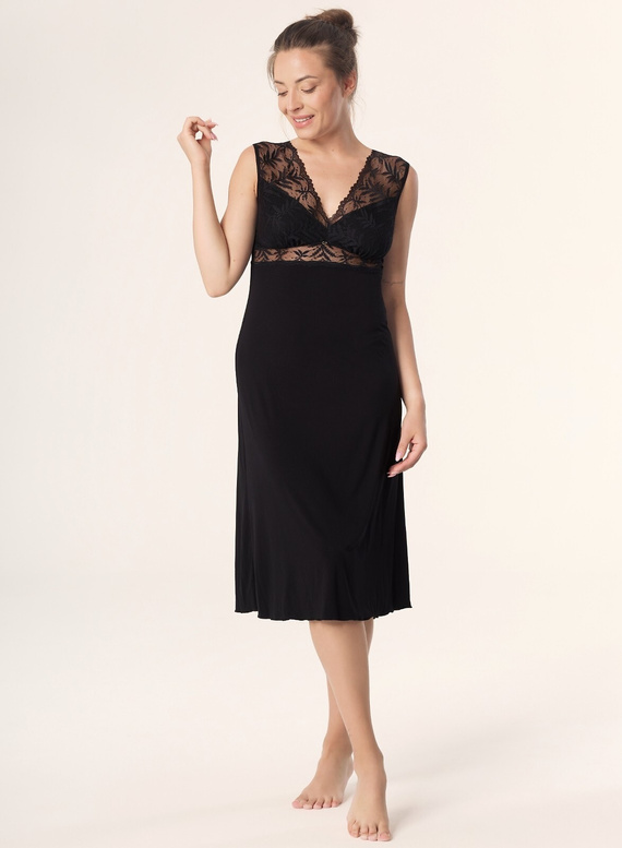 Черна нощница Petra KM29 Mefemi от Nipplex – вискоза, дантела, дължина до прасеца