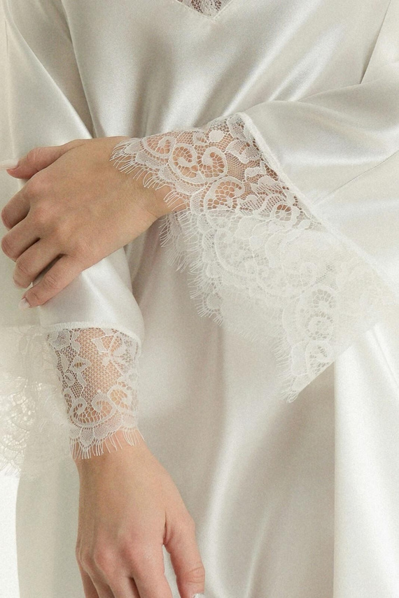 Халат Ava 006/1 Whisper White сатенен дантелен сватбен бял