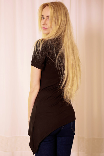 Блуза Aria Mirale - вискоза, асиметрична, V-образно деколте - черна