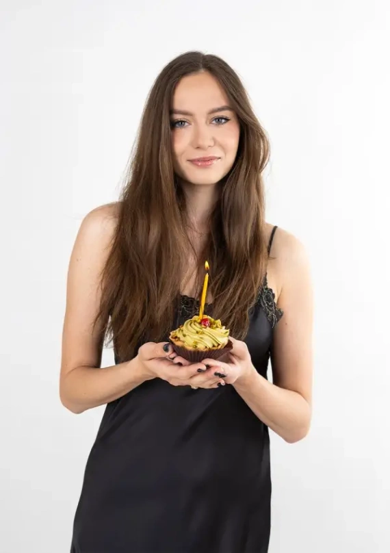 Rut Дълга сатенена фуста черна Dkaren | елегантна нощница с презрамки