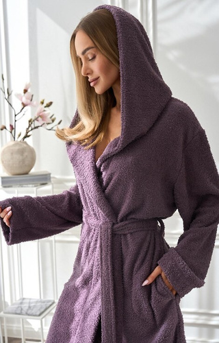 2557 Slim L&L amethyst – къс дамски халат с качулка, мека материя