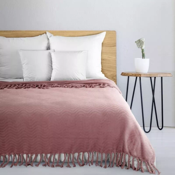 Ема Кувертюра с ресни европердета пудра