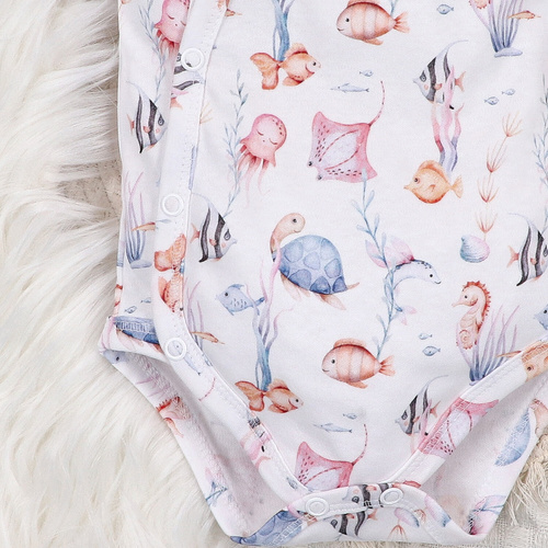 ABN-5473 Боди с плик Underwater World Nini – органичен памук, къс ръкав