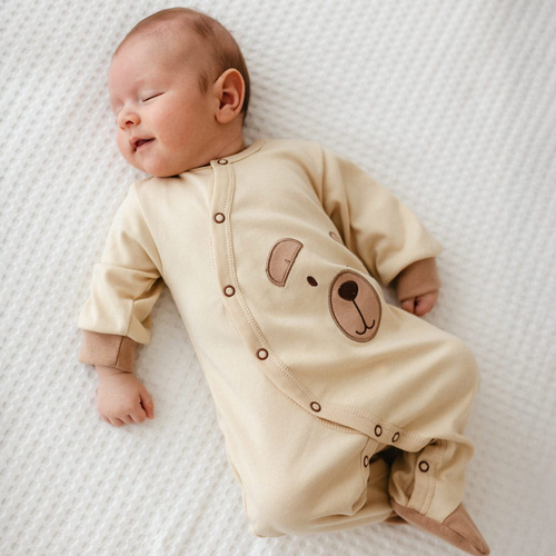 Бебешки гащеризон Beary Cool Eevi - екрю, памук, бродерия на плюшено мече, с крачета