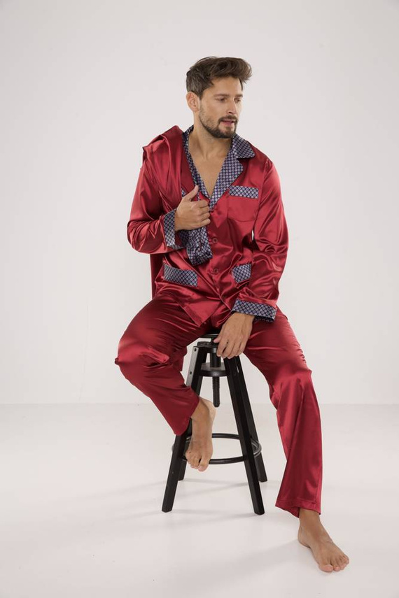 939 Мъжка сатенена пижама в цвят марон