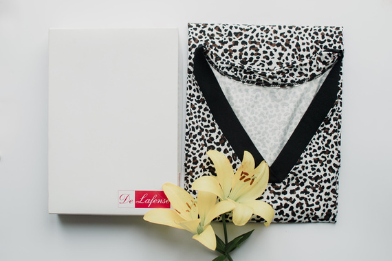 853 Kendall De Lafense - Нощница от вискоза Panther - екрю с леопардов принт