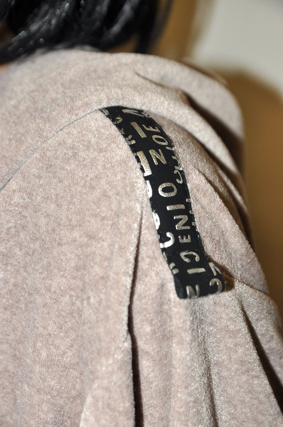 497 Macarena Къс дамски халат Forex - бежов меланж