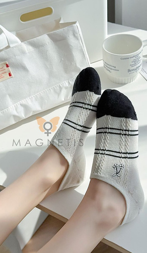 Дамски балерини чорапи CC-251109 Magnetis – памучни стопки със силикон на петата