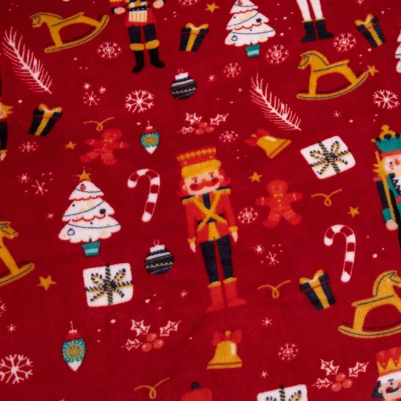 Комплект спално бельо с червено мече „Весела уютна Коледа“ от „Изпод иглата и конеца“ – плюшен микрофибър 210 г/м²