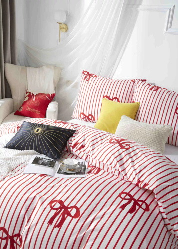 Комплект спално бельо от микросатен с коледна панделка, бяло-червено, I25, спално бельо и панделки – меко, гладко и издръжливо