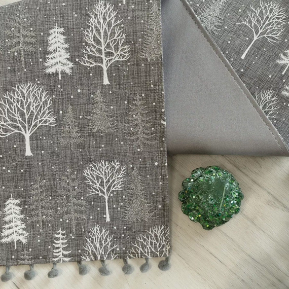 360000 Зимна магия Коледна подложка Marquisette сива