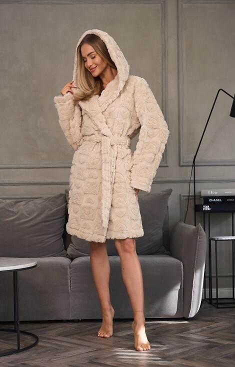 2553 Valentina L&L къс дамски халат с качулка и джобове - ангора