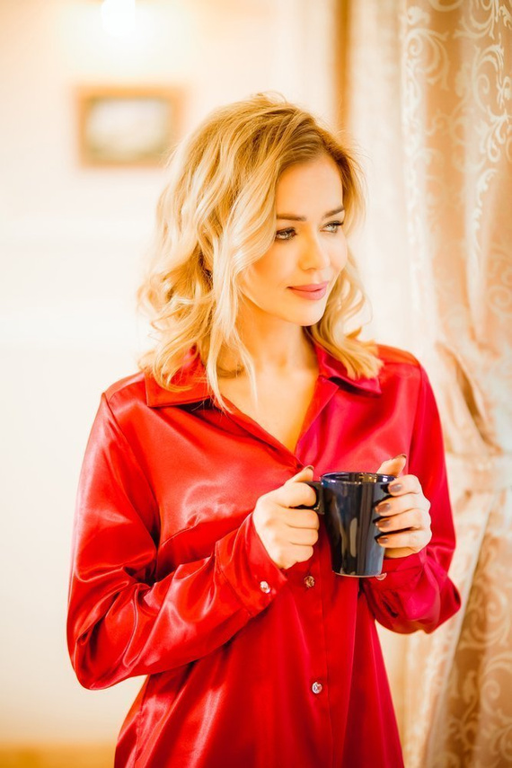 Нощна рокля с приплъзване Carey Kalimo - червена