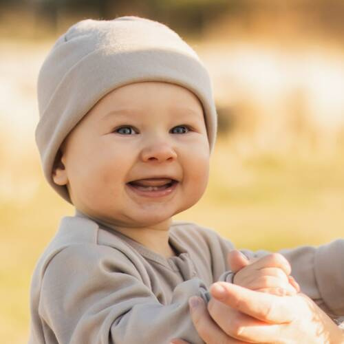 Мериносова шапка от мериносова вълна Eevi - бежова