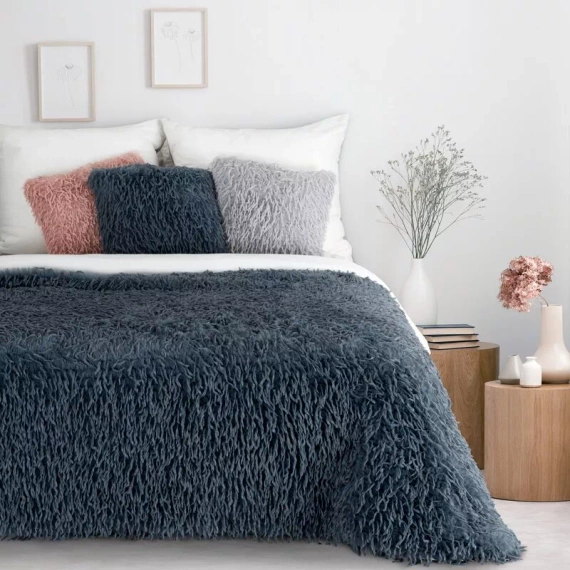 Одеяло Adore, рошаво, пухкаво покривало за легло Eurocurtains, тъмносиньо