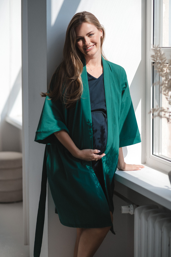 Халат за бременни Milk&amp;Love, бутилково зелен – памук с еластан, удобен, 7/8 ръкави