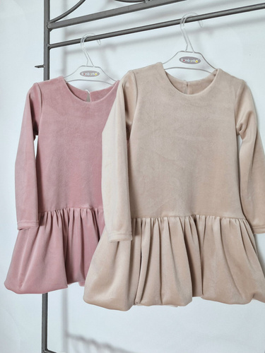 Бежова кадифена рокля Liza Bambarillo за момичета – елегантна и удобна