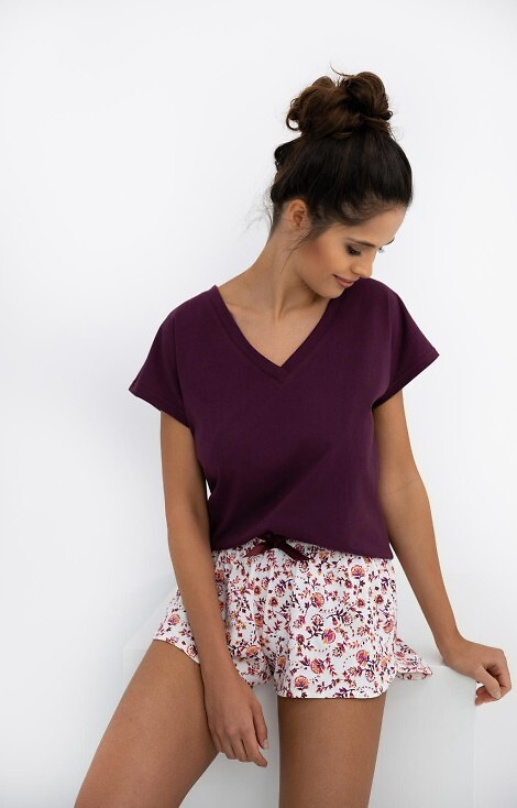 Дамска пижама Marisol Sensis – бордо тениска, флорални шорти, 100% памук