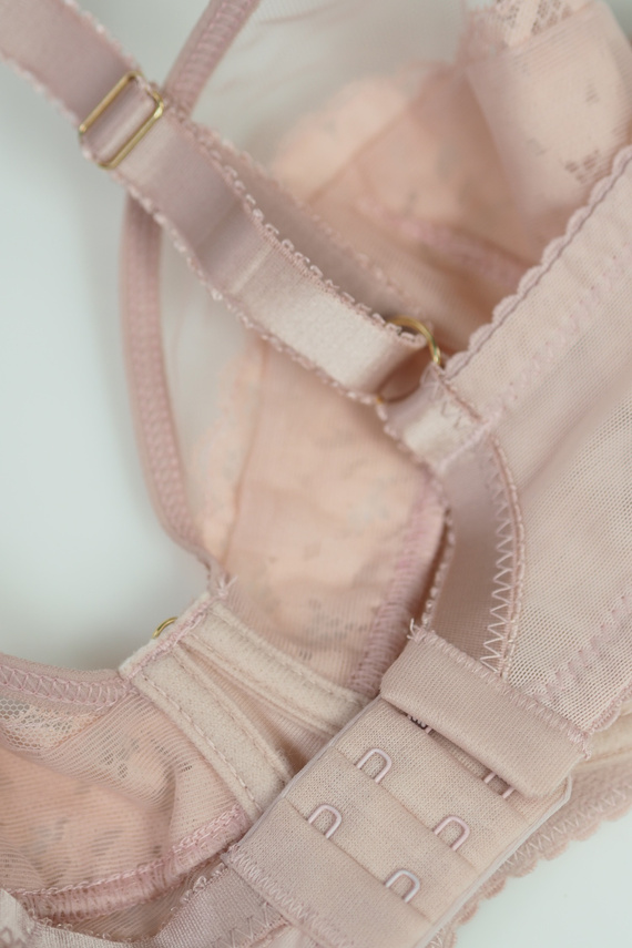 Mediolano Jasmin 19150 сутиен plunge дантела пудра деколте V