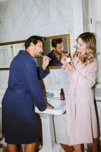 Мъжки халат Gerard - 100% памук, класическа кройка с елегантен завършек Италианска мода 