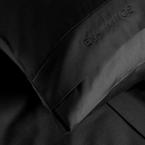 1B Елегантно спално бельо от сатен Eva Minge Eurocurtains черно | Macosatin 100% памук