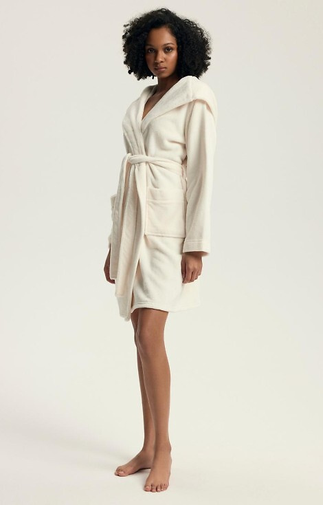 43599 Дамски халат с качулка Darlan Henderson Cream – мек, лек, над коляното