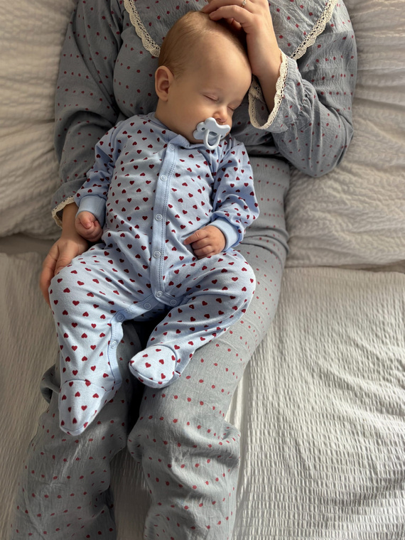 Бебешки гащеризон Love Eevi син със сърчица 100% памук с антидраскащи ръкави