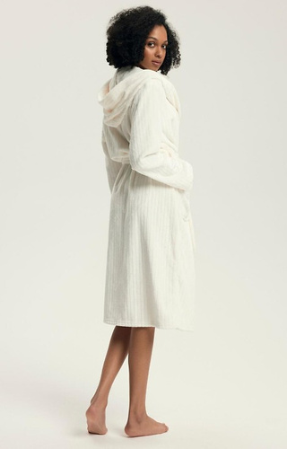 43600 Дамски халат с качулка Dionne Henderson Cream – мек, дълъг, оребрен