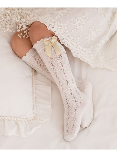 1382 Детски ажурни чорапи до коляното с панделка - памучни Милена, екрю