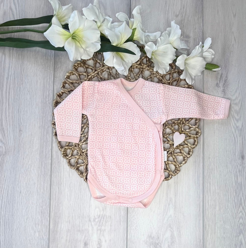 Боди за бебе Mamatti BD15926 – с дълги ръкави, с копчета тип „прегърни ме“, с цветен мотив, комфорт за бебето