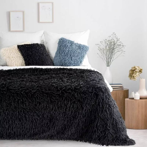 Одеяло Adore, рошаво, пухкаво, европердета, черно