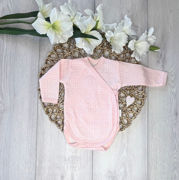 Боди за бебе Mamatti BD15926 – с дълги ръкави, с копчета тип „прегърни ме“, с цветен мотив, комфорт за бебето